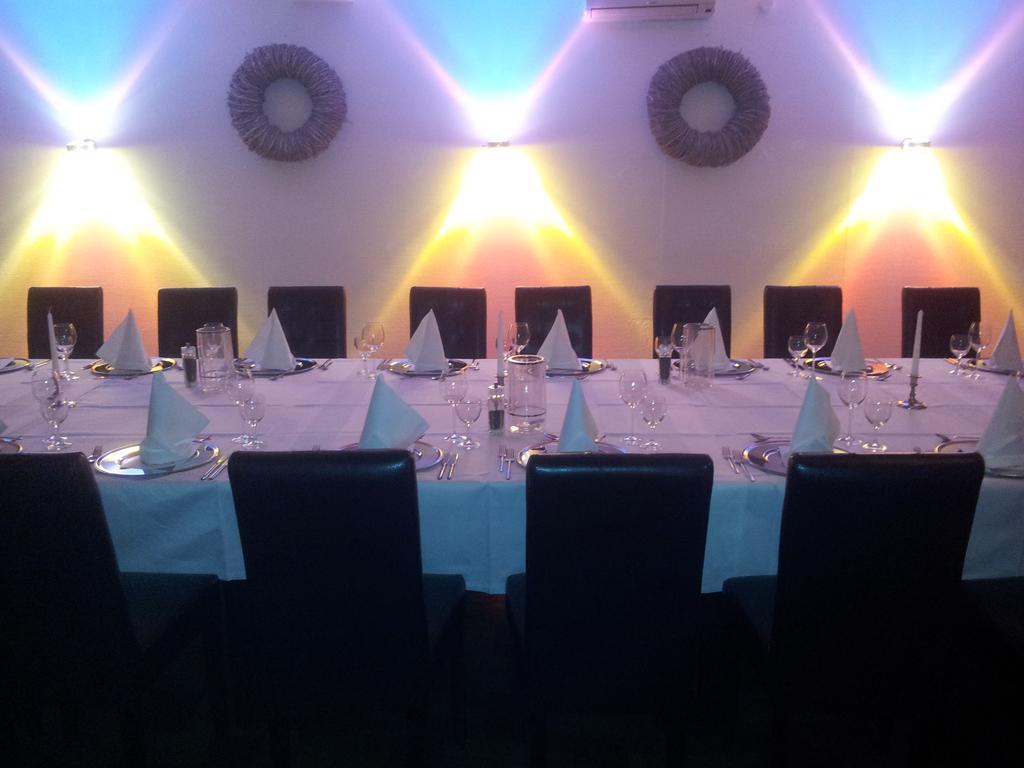 מוארס Hotel Schwarzer Adler מראה חיצוני תמונה