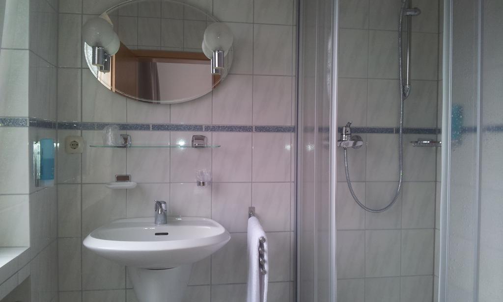 מוארס Hotel Schwarzer Adler מראה חיצוני תמונה