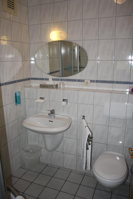 מוארס Hotel Schwarzer Adler מראה חיצוני תמונה