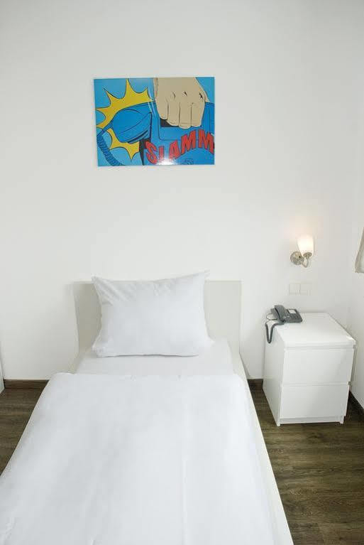 מוארס Hotel Schwarzer Adler מראה חיצוני תמונה